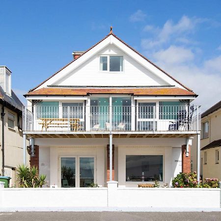 Absolute Beachfront With Decked Garden Oasis And Views Bognor Regis Bagian luar foto