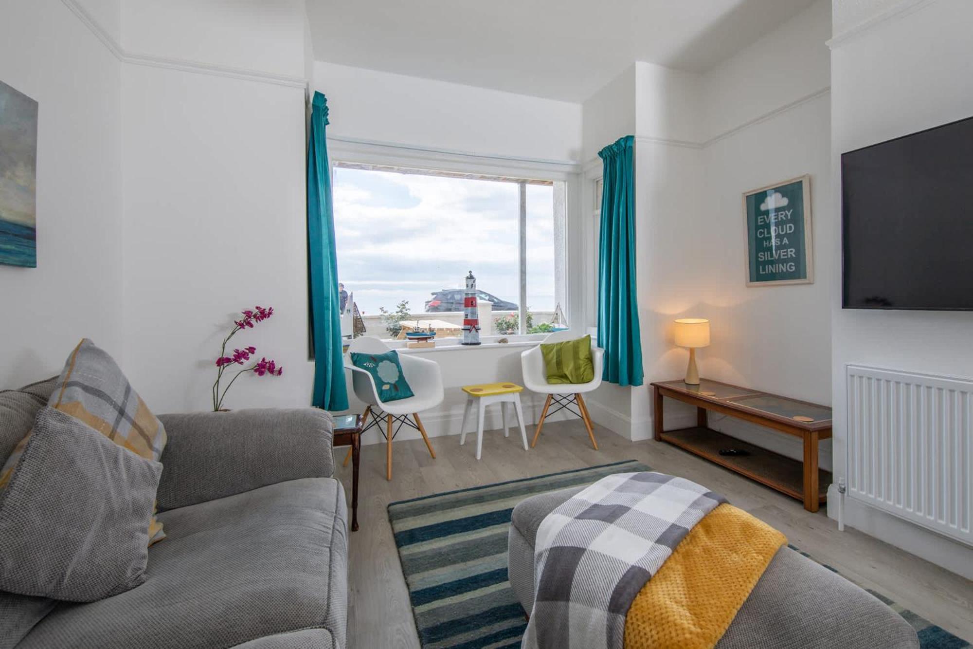 Absolute Beachfront With Decked Garden Oasis And Views Bognor Regis Bagian luar foto